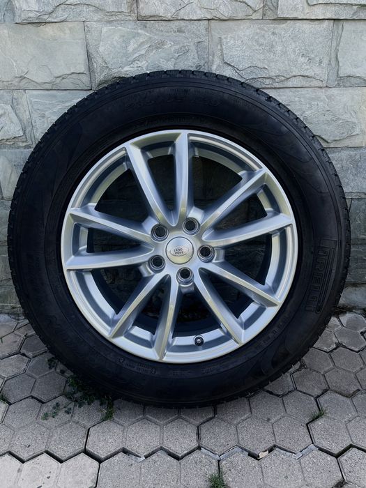 Range Rover Sport Pirelli летняя резина с дисками.