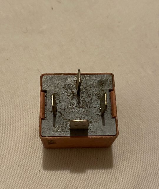 Releu 20240041 Dacia Logan prima generatie