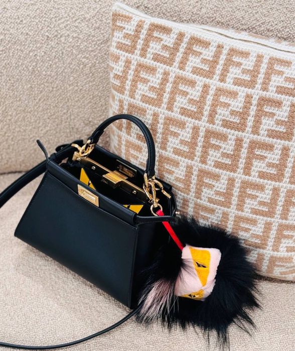 Geanta Fendi Peekaboo