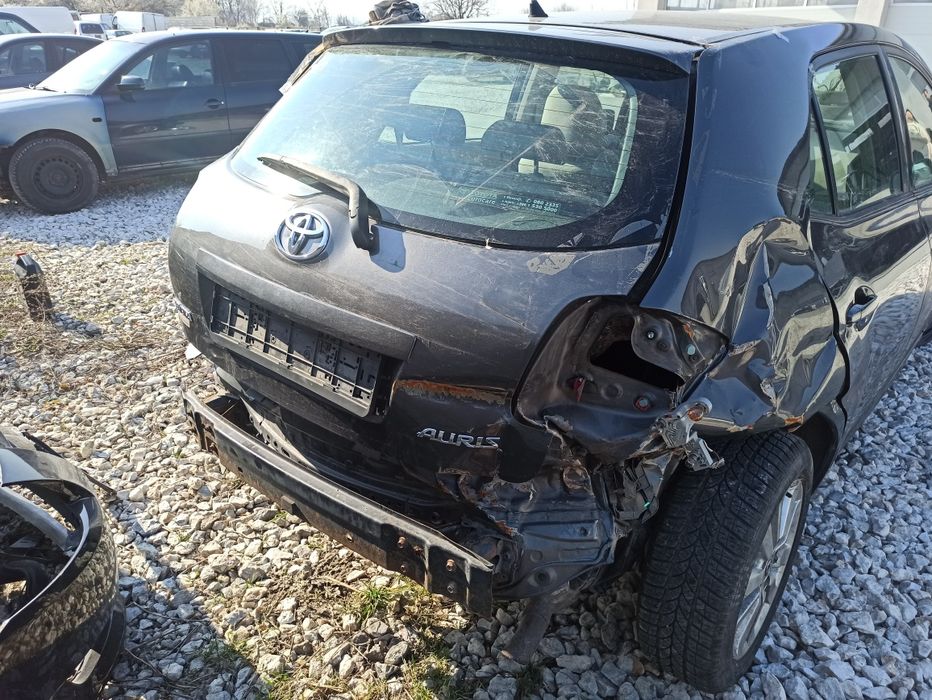 Toyota auris 1.6i