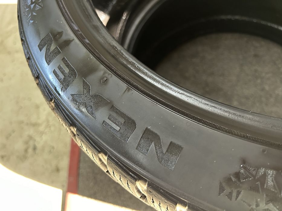 Гуми 215/45/18 Зимни Nexen 2 броя