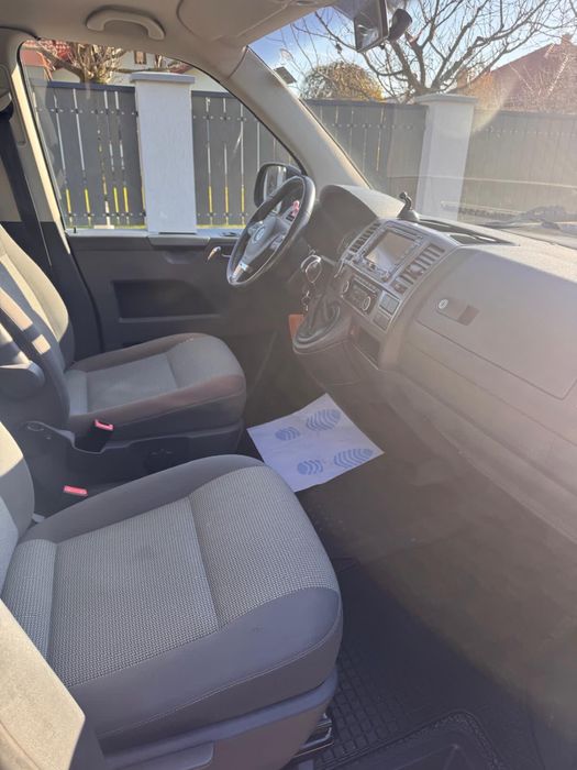 Volkswagen Caravelle T5