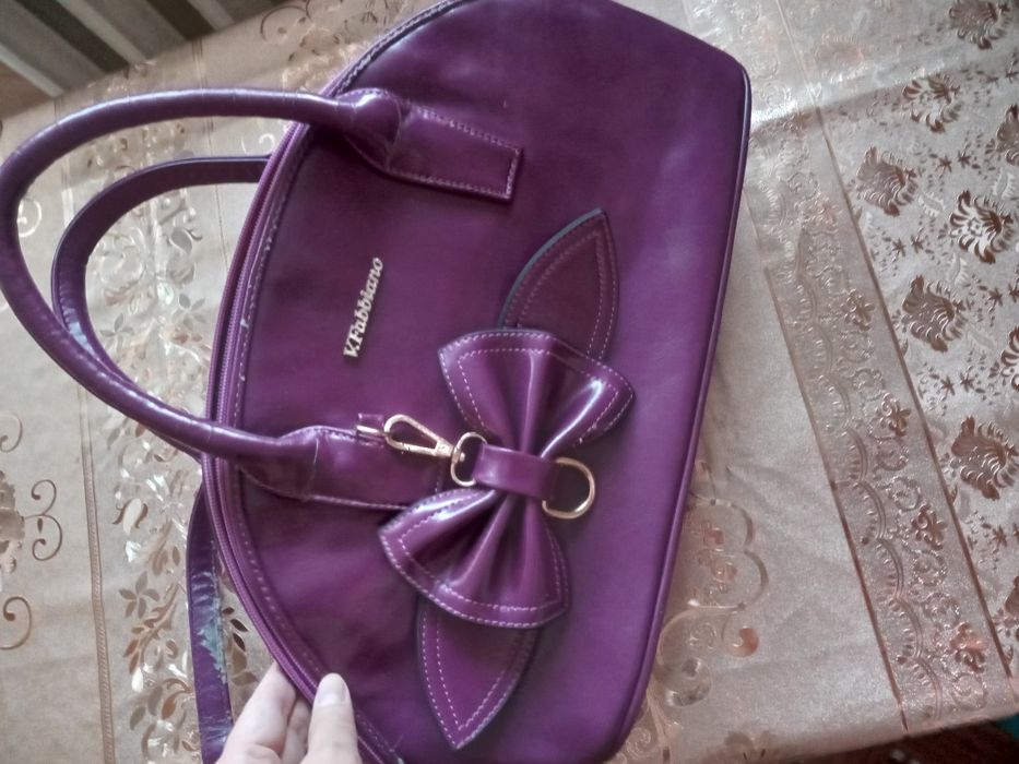 Продам женскую сумочку за 1500 тен