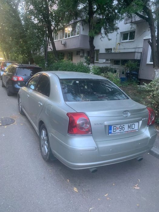 Toyota Avensis functioneaza perfect, baterie noua, ambreiaj schimbat anul trecut,
