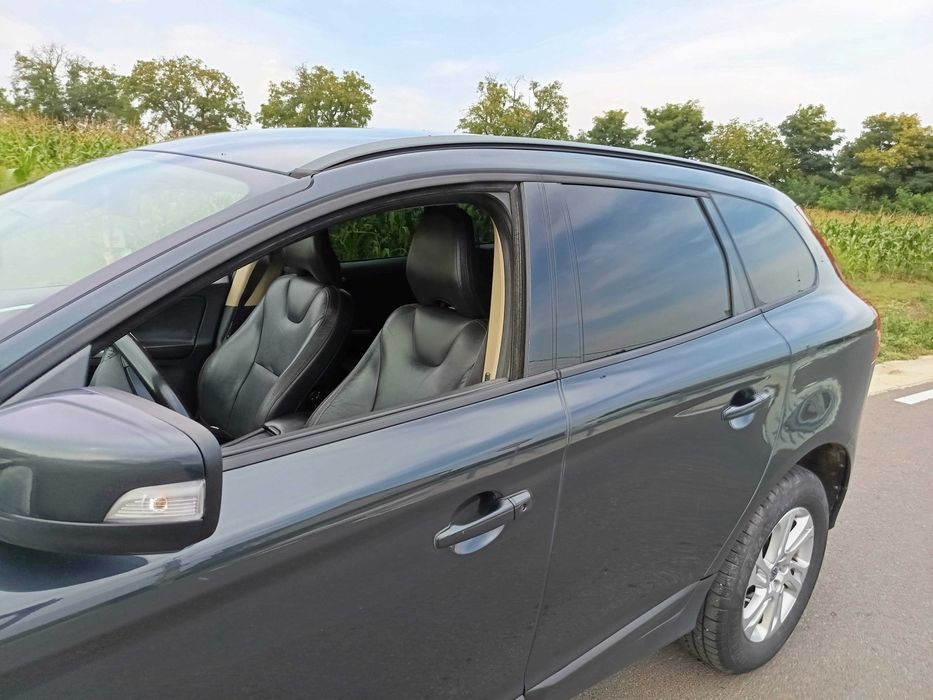Volvo XC60 – Proprietar, 300.000 km, stare bună