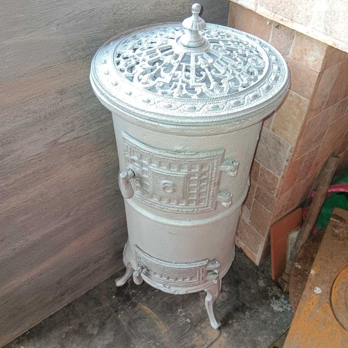 Godin"sobă" din fontă