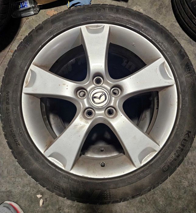 Продавам гуми с джанти 17 за Мазда