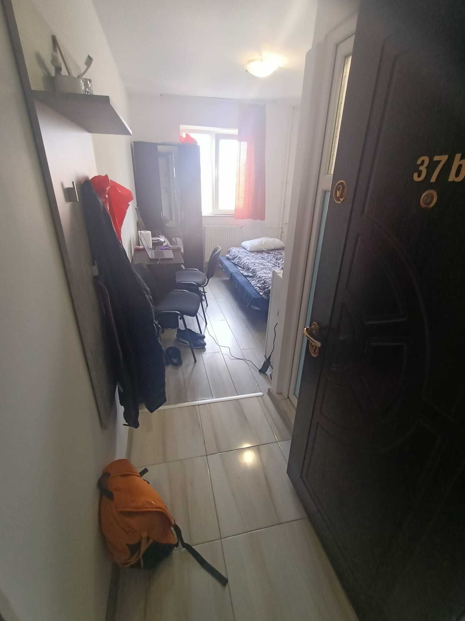 PROPRIETAR,in Complexul Studentesc,15 mp,Mobilata OK,170 E,ACUM VALAB