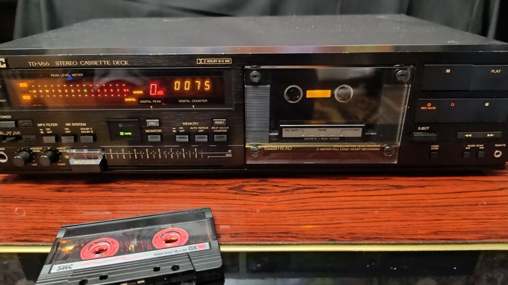 Касетная дека JVC TD-V66