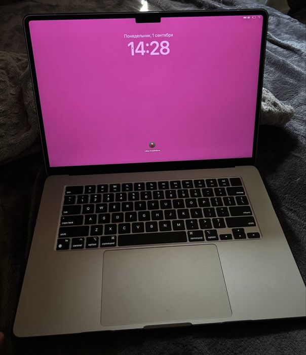 MacBook Air M2 15” 8/256 Silver