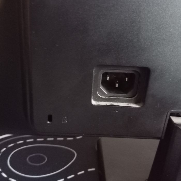 Обменяю монитор hp