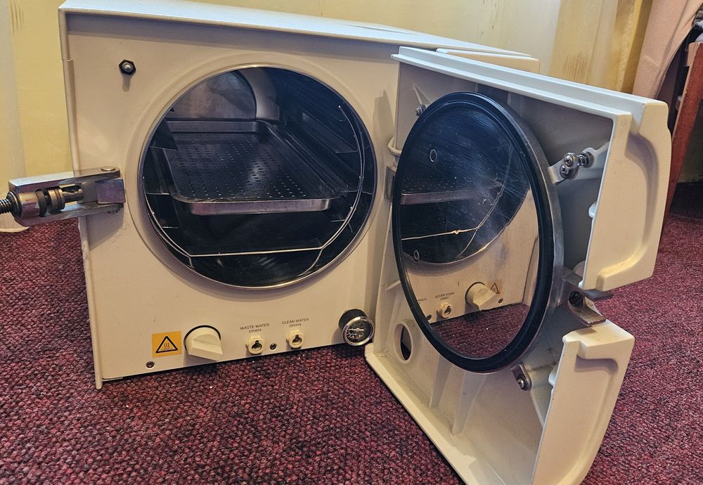 Autoclav Autoclava Sterilizare Tuttenauer Nova 3 clasa B 23 litri
