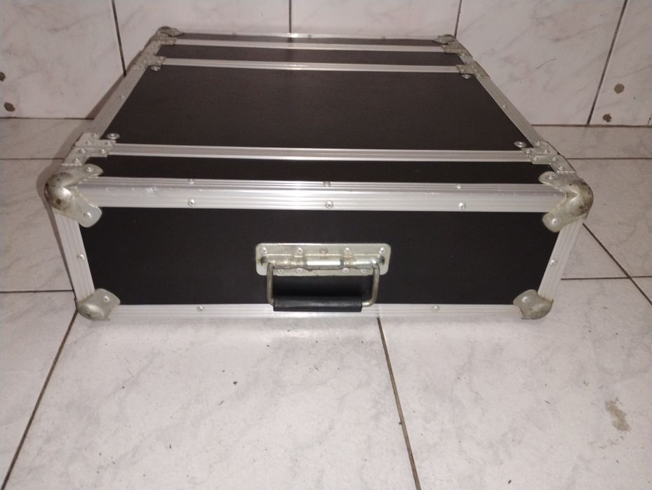 Rack (case) 3u de vânzare