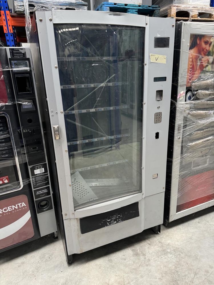 Вендинг автомат за снакс бвм