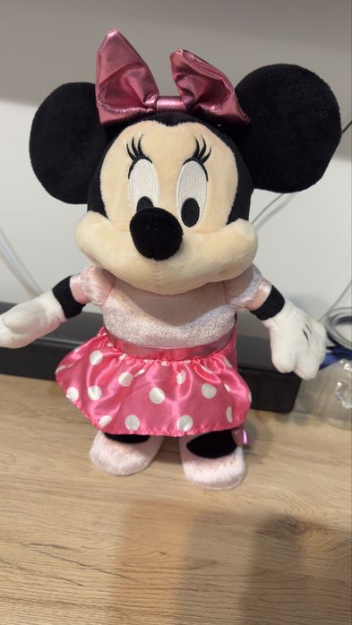 Jucarie Minnie canta si danseaza