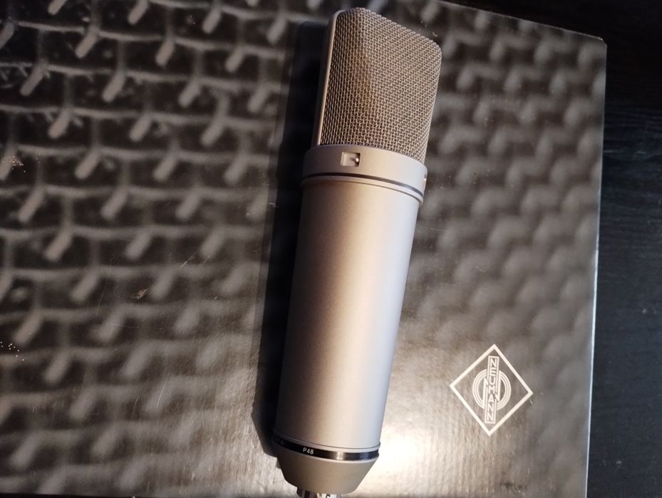 Microfon Neumann u87ai in garanție