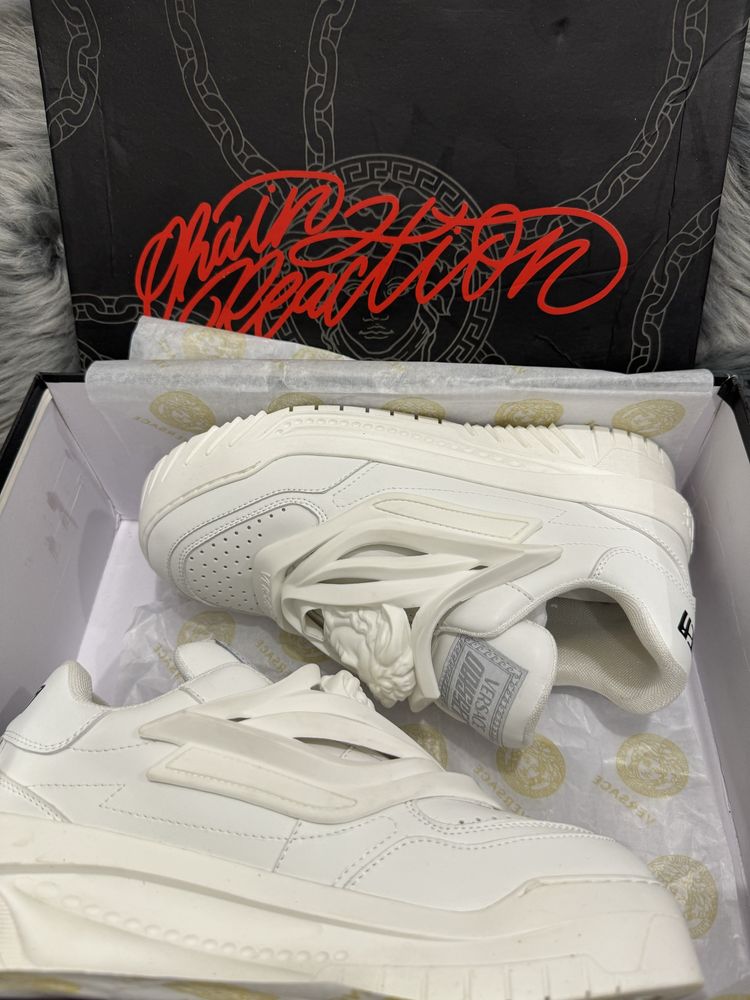 36-46 Versace Odissea White