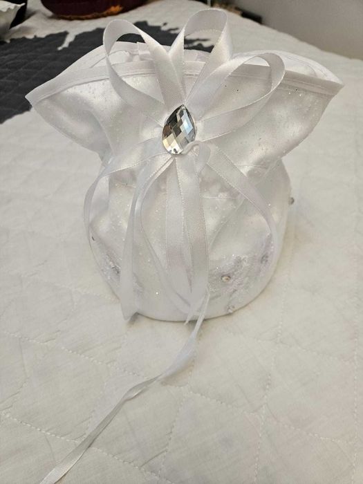 Rochie Miresa cu corset, voal si crinolina