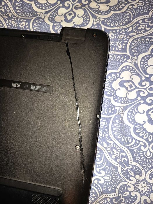 Laptop HP Pavilion 17, quad core N3710, 4gb ram, HD Graphics, 1TB