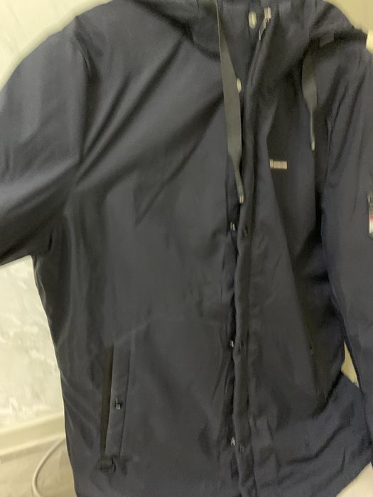 Сатылады куртка қыстық  киім хабарласамыз