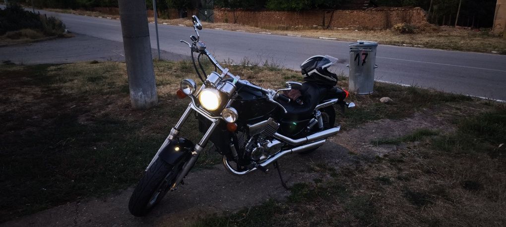 Honda Magna 750c чопър
