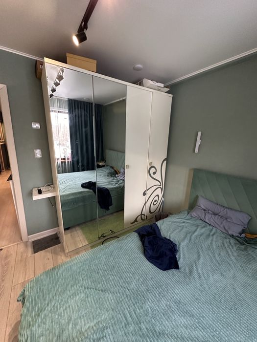 Шкаф плательный с зеркалом