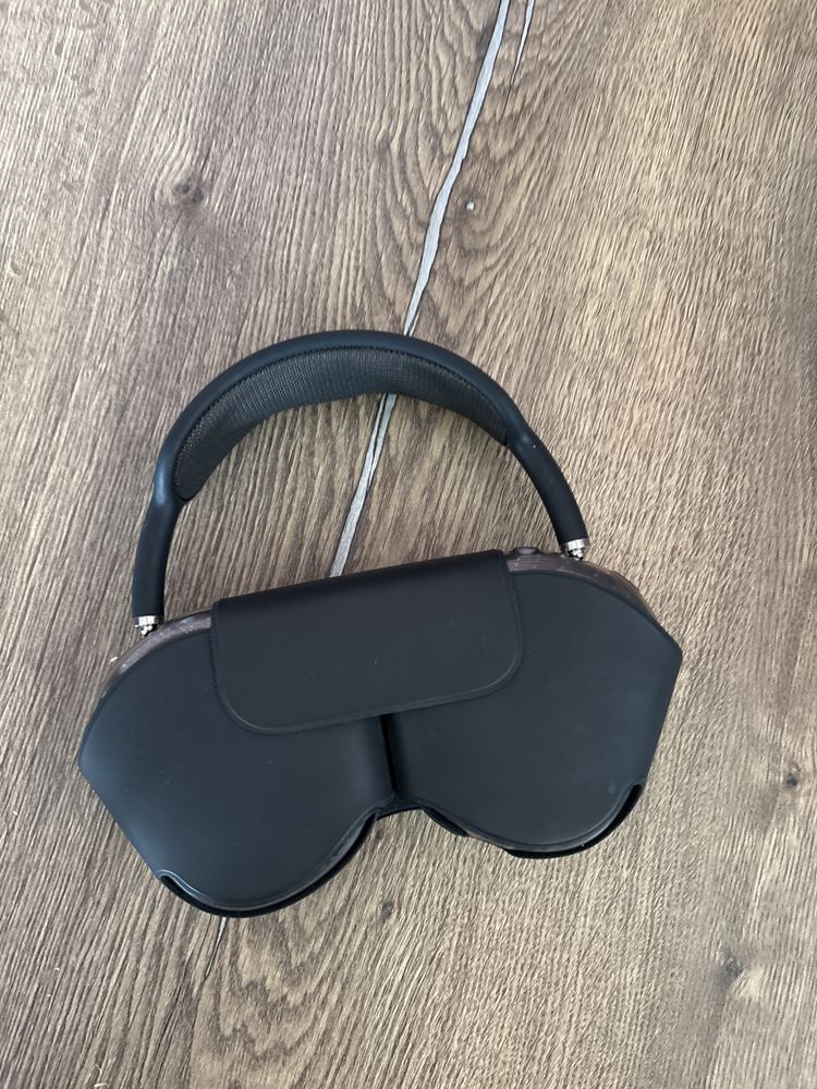 Airpods max черного цвета
