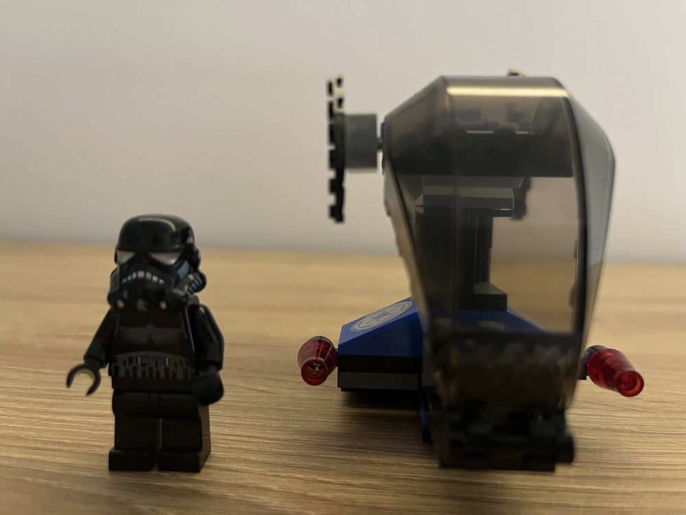 Lego Star Wars.   …………