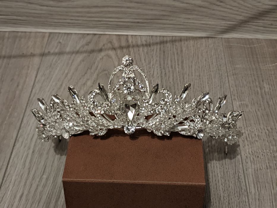 Coronita / accesoriu par mireasa (produs nou)