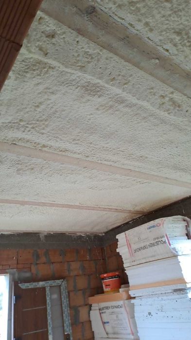 Spumă poliuretanica.