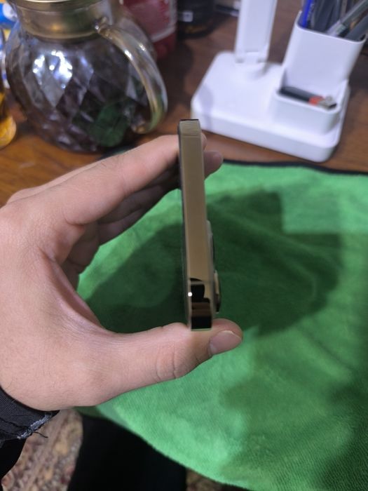 Iphone 13 pro max gold