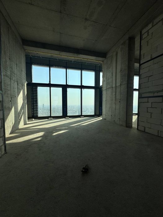 Продаётся уникальное коммерческое помещение 1100м2(N132)