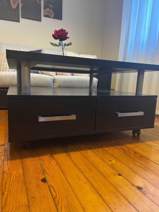 Холна маса на колела с 4 чекмеджета