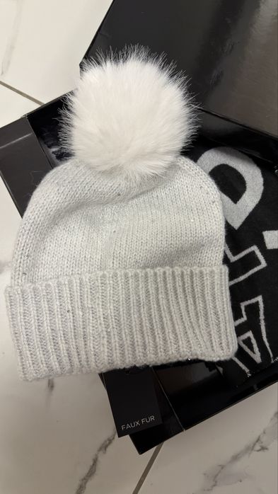 Шал шапка Karl Lagerfeld оригинални