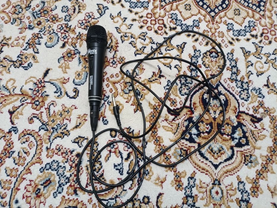 Динамический караоке микрофон