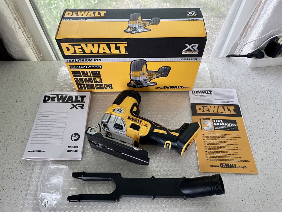 Pendular DeWALT DCS 335 XR. / (CZECH REPUBLIC.) Original Nou-nout !