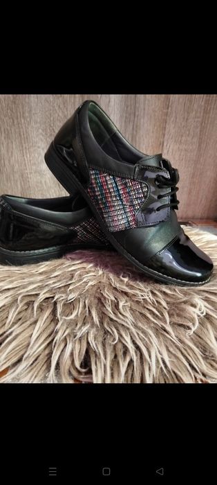 Vând pantofi dama piele