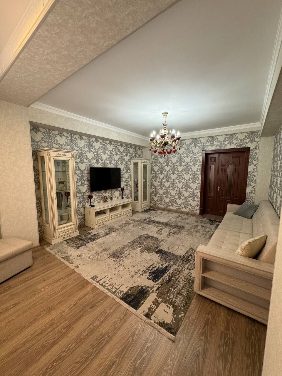 Яшнабад район Паркентский Новостройка  3/5/8 С ремонтом  131 м²
