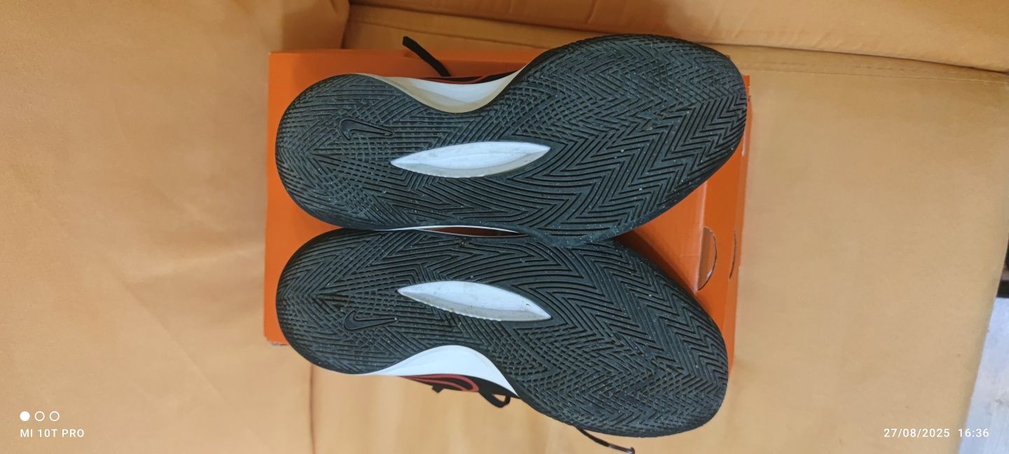 Маратонки Nike Precision VI