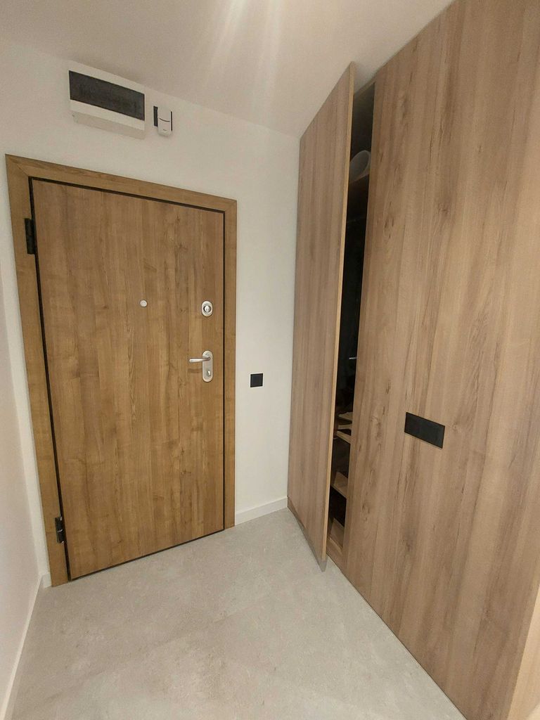 Дава се под наем Тристаен апартамент в Казанлък - 84 кв.м за 459 € - Снимка #5