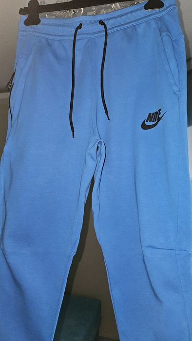 Nike tech 100% оригинално долнище, S размер