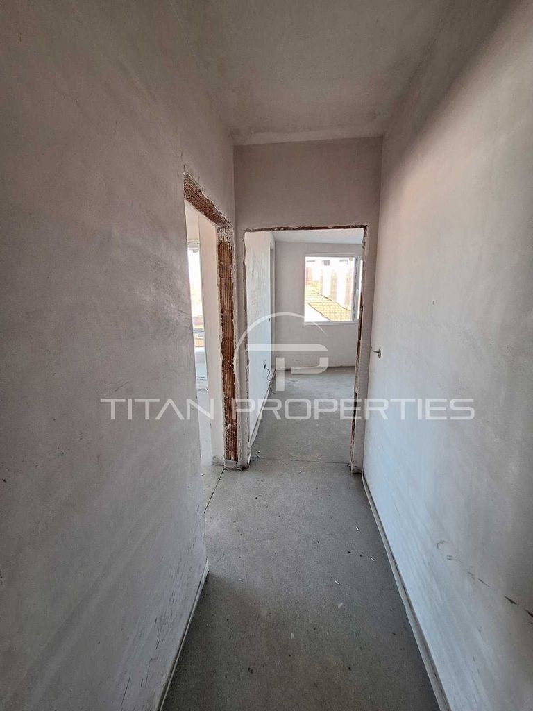 Продава се Тристаен апартамент в Пловдив, Остромила - 109 кв.м за 1432 €/кв.м - Снимка #5