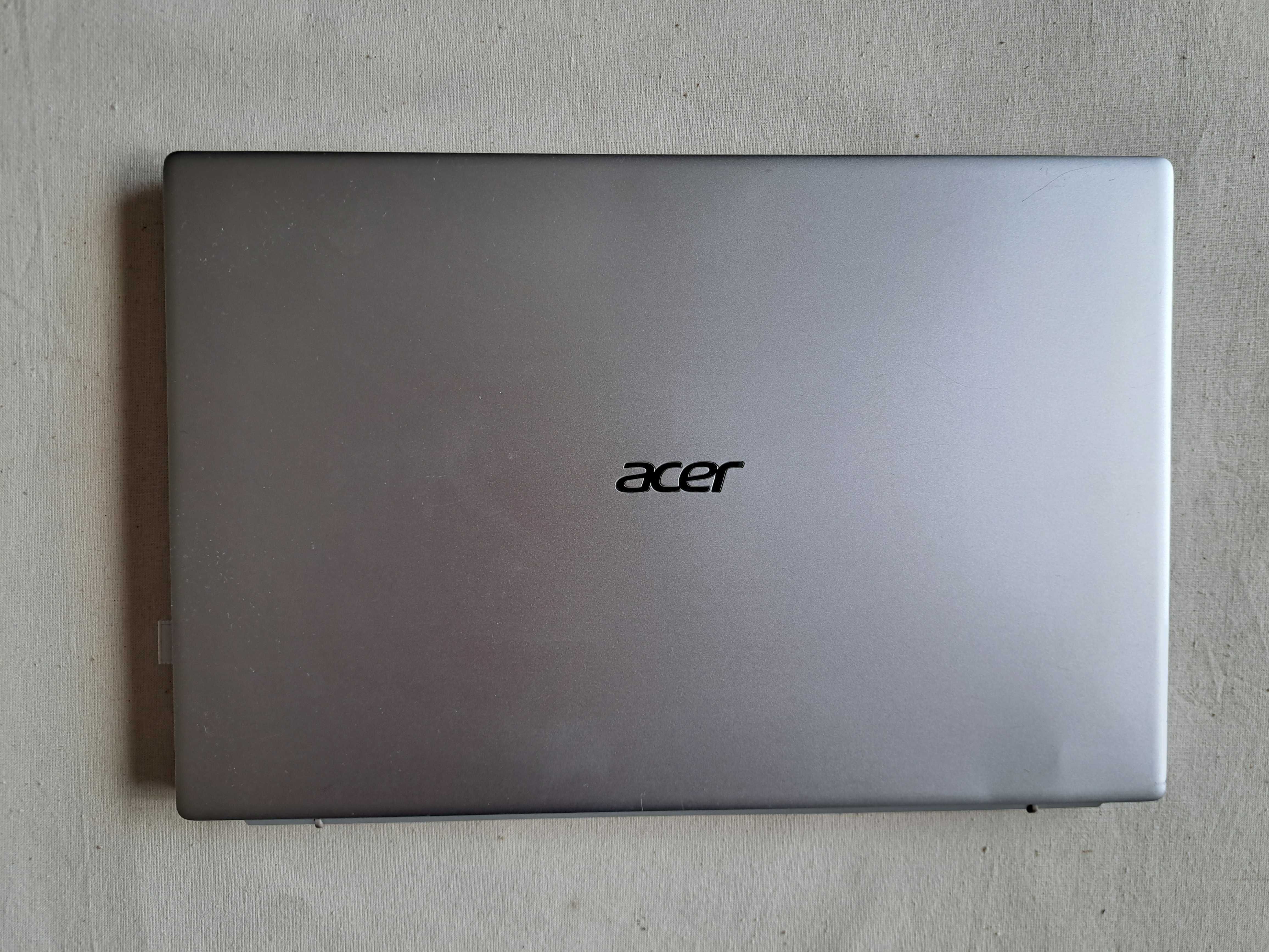 Acer Swift 1 (2022) / Celeron N5100 / 8GB RAM / 256 GB SSD.