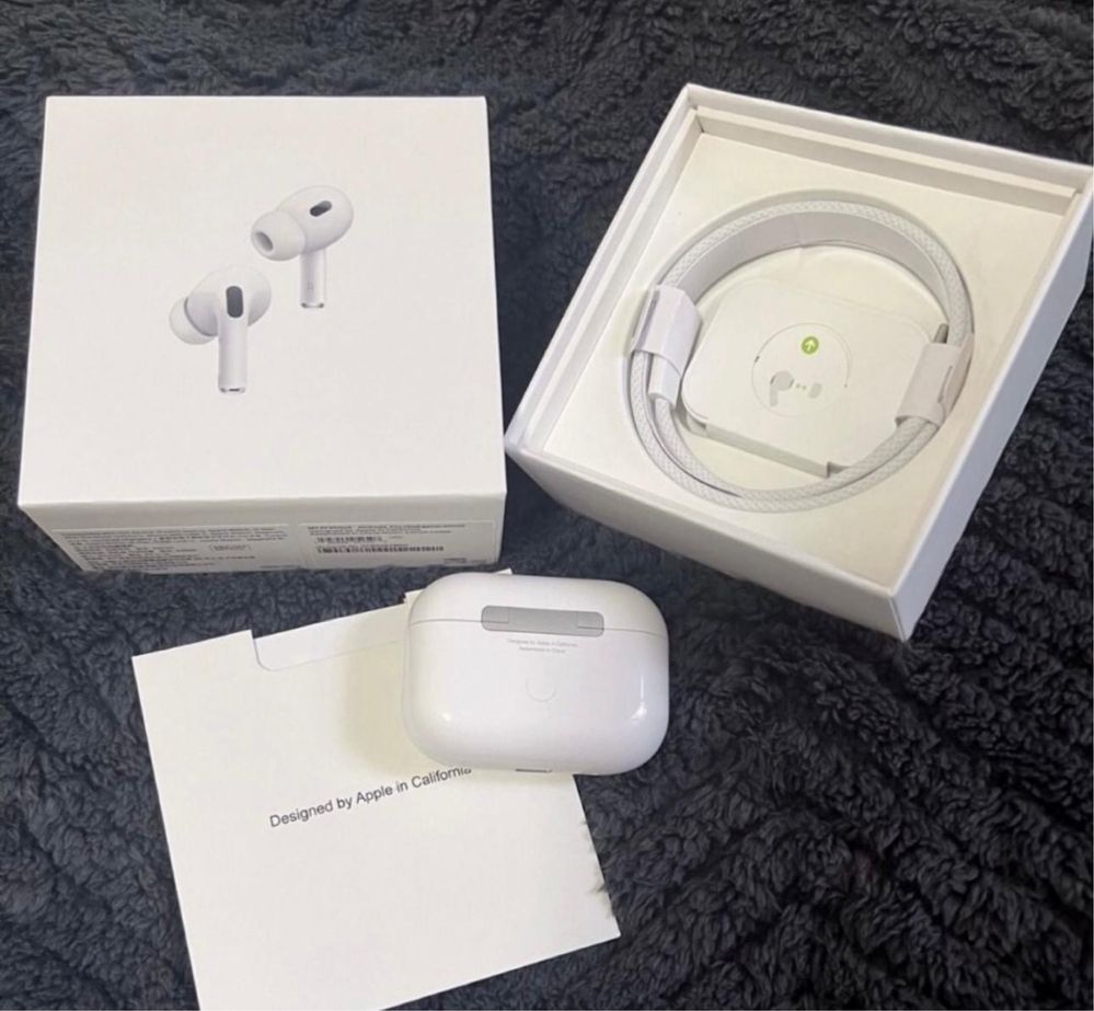 Apple AirPods Pro (2nd Generation) – MagSafe Charging Case USB‑C