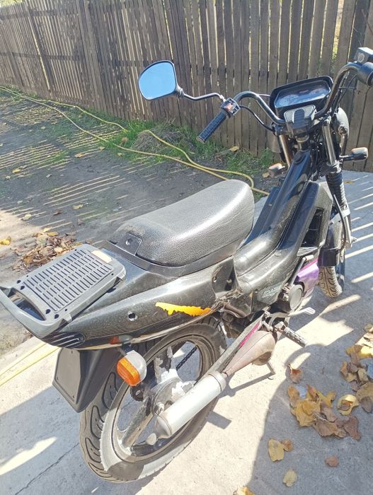 Vând motoreta malaguti fifti