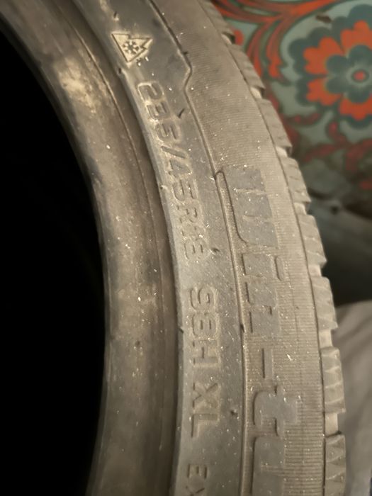 Резина зимняя 235/45R18