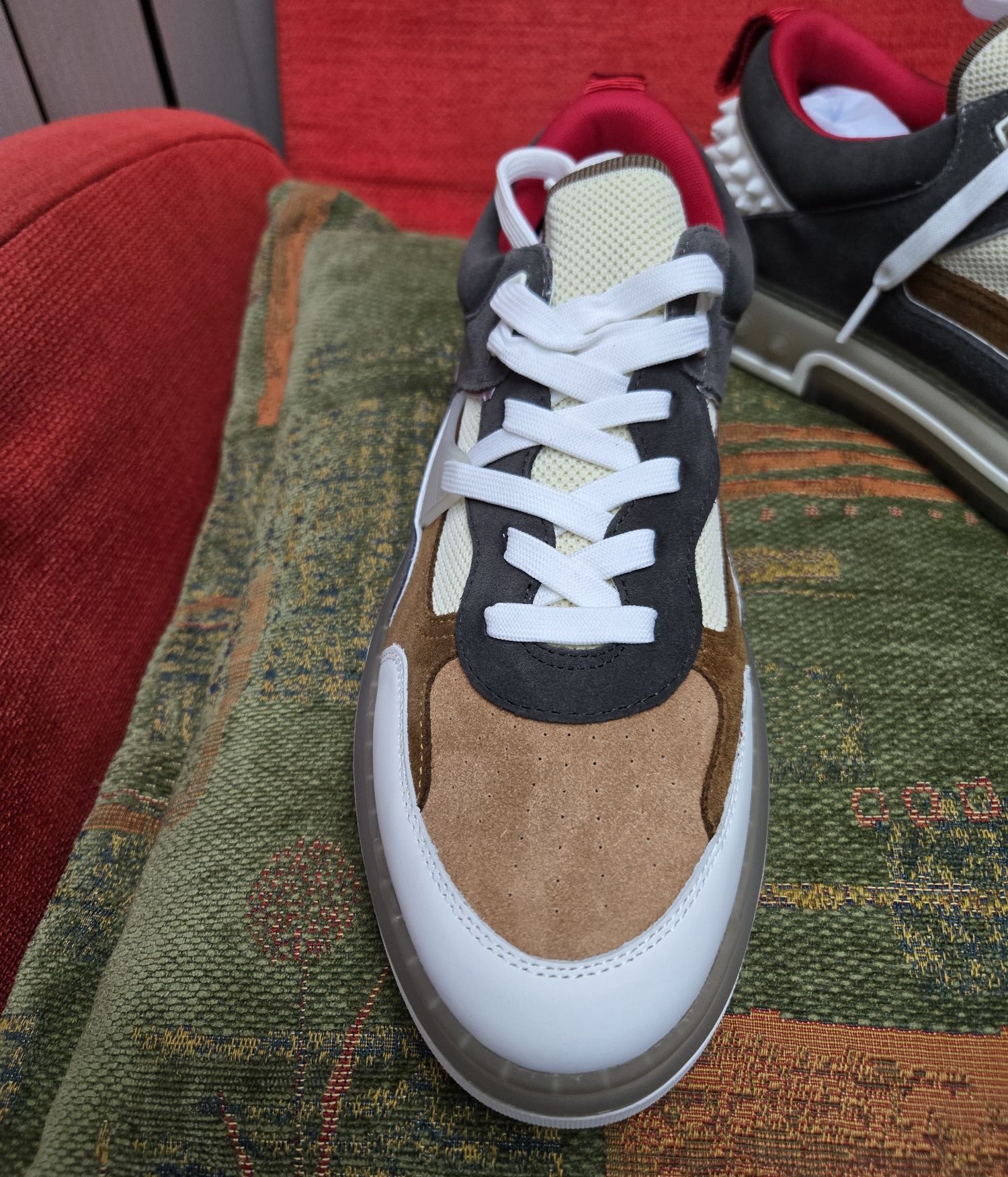 Обувки Louboutin Astroloubi