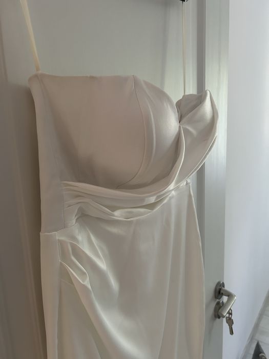 Rochie mireasa alba material satinat