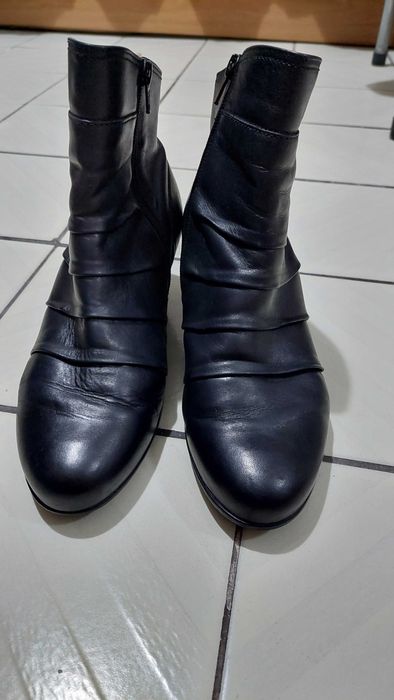 Елегантни дамски боти естествена кожа