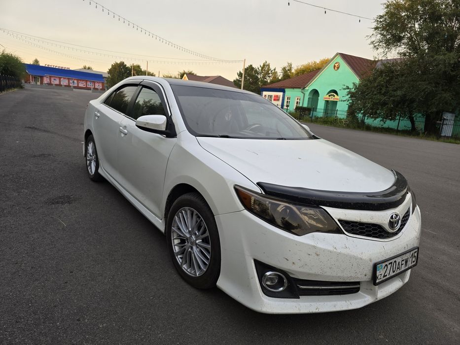 Продам машину toyota camry 50